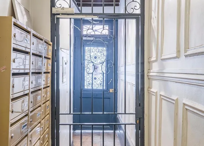 Louvre Innocent Apartman